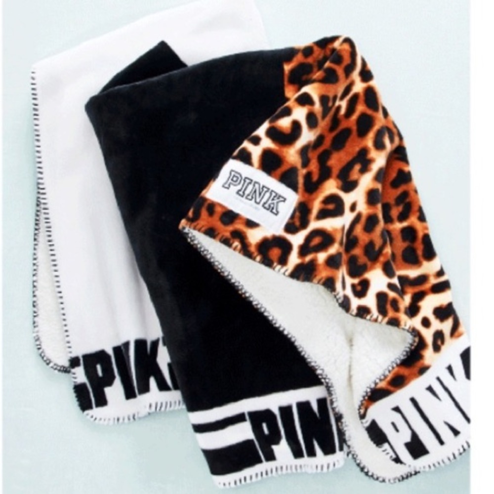 ❤️Victoria Secret Pink Leopard Blanket❤️